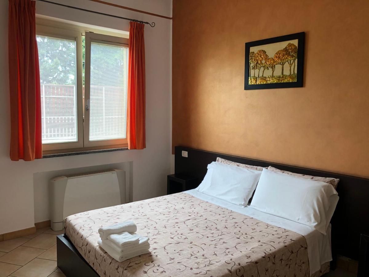 La Siesta Bed&Residence Cardano Al Campo Extérieur photo