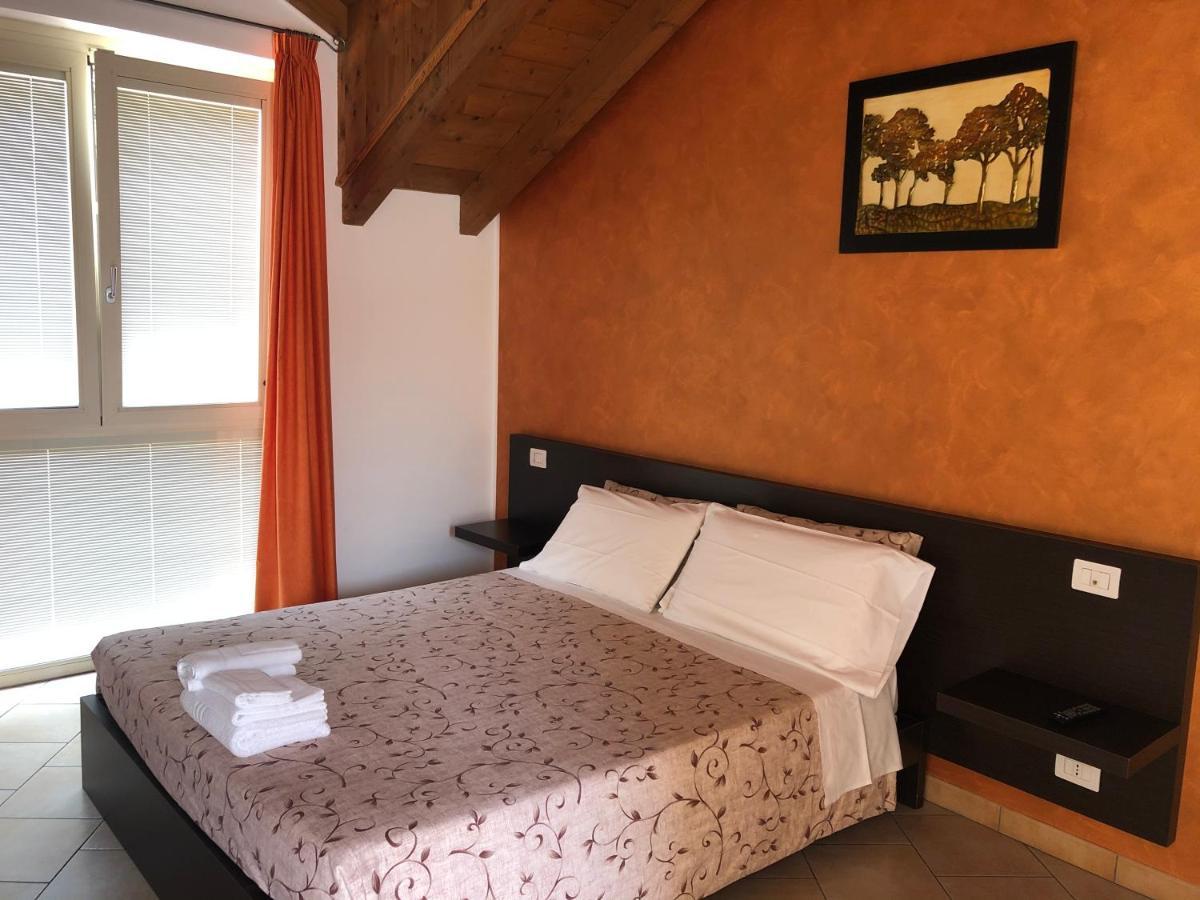 La Siesta Bed&Residence Cardano Al Campo Extérieur photo