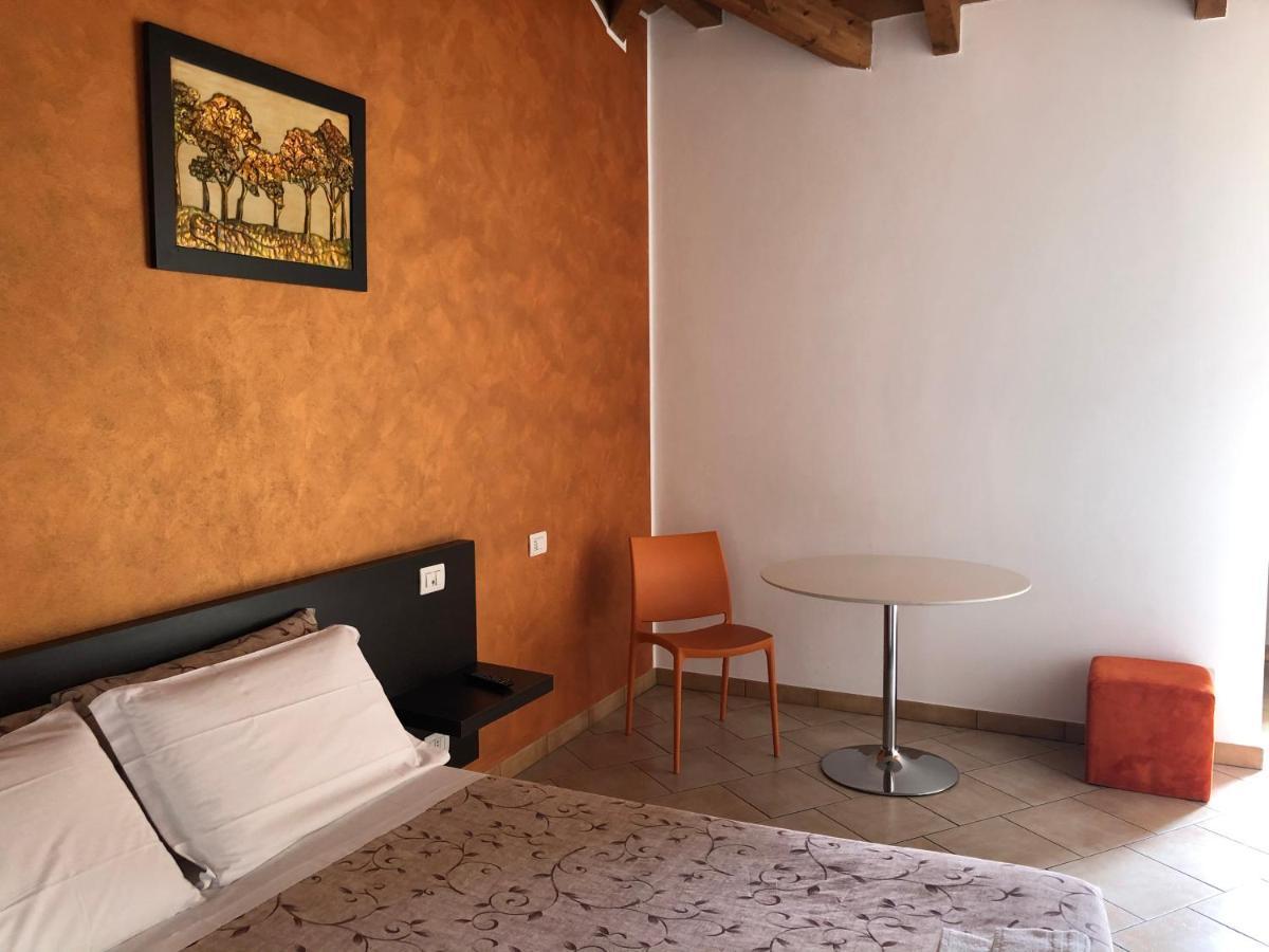 La Siesta Bed&Residence Cardano Al Campo Extérieur photo